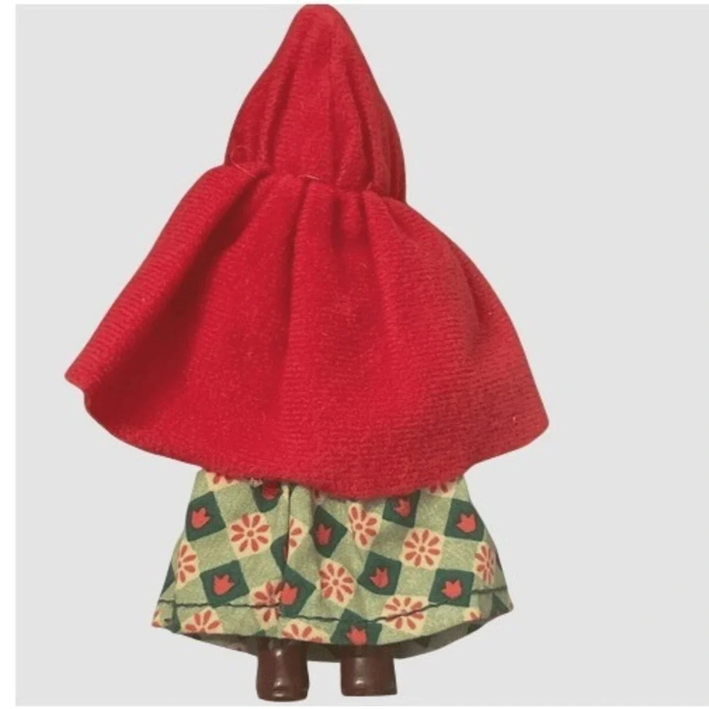 Madame Alexander Little Red Riding Hood Vintage Storybook Doll Red Cape Green‎